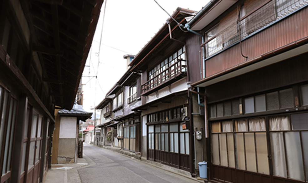 富士吉田市の絹屋町の写真